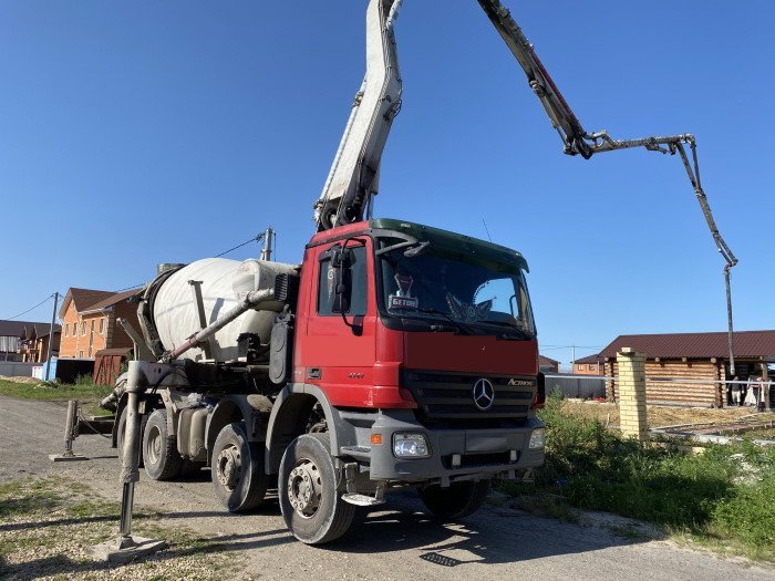 Подача бетона для заливки полов в бане в Тюмени